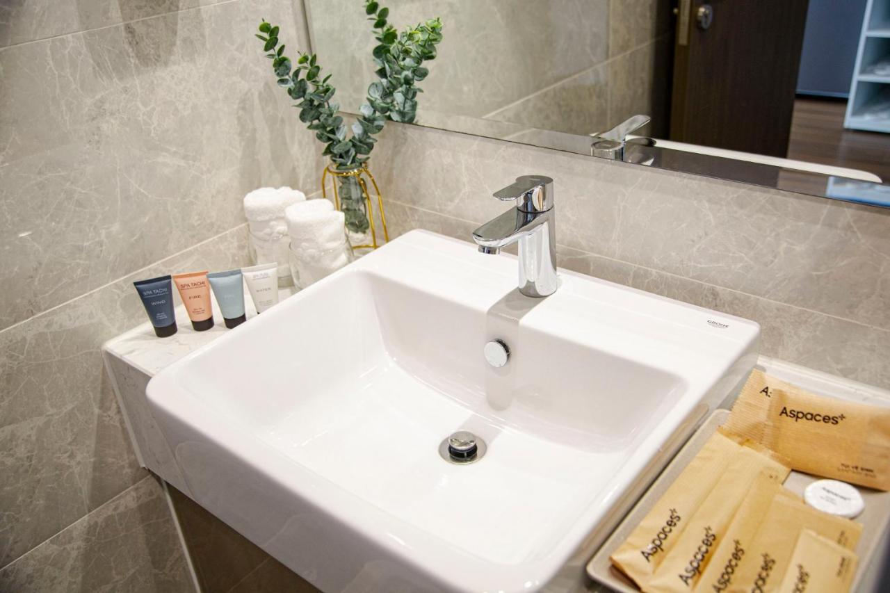 Aspaces Serviced Apartments - Vinhomes West Point Hanoi Bagian luar foto